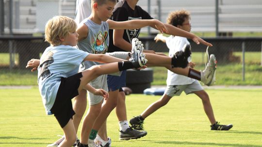 Blues Hold Youth Football And Cheer Camp