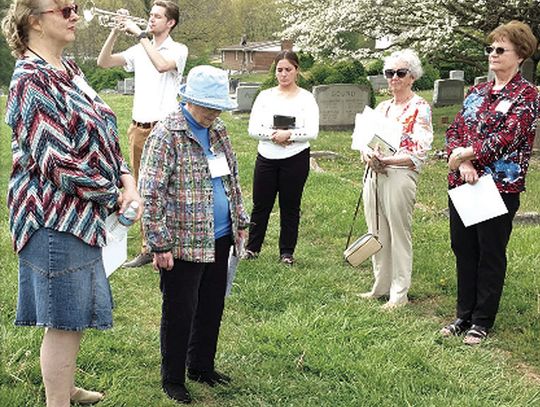 DAR Marks Charter Members’Graves