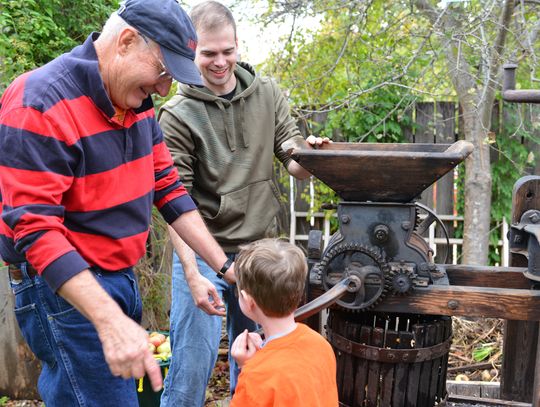 Jackson House Welcomes Back Apple Day