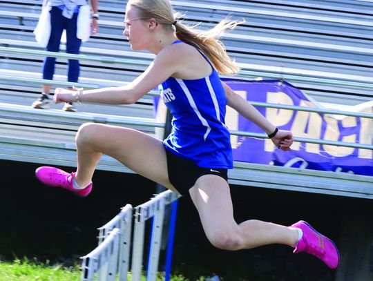 Mitchell, Harding Win Events