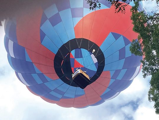 Over 10,000 Turn Out For Balloon Festival