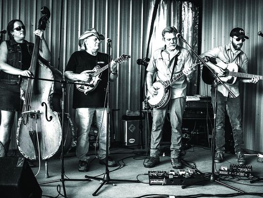 Ruckus Rocking Boxerwood Friday