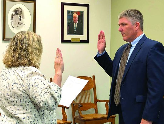 Sigler Sworn In As Interim Mayor