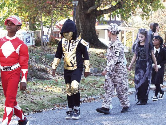 Waddell Students On Parade