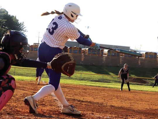 Wildcats Cruise In Softball