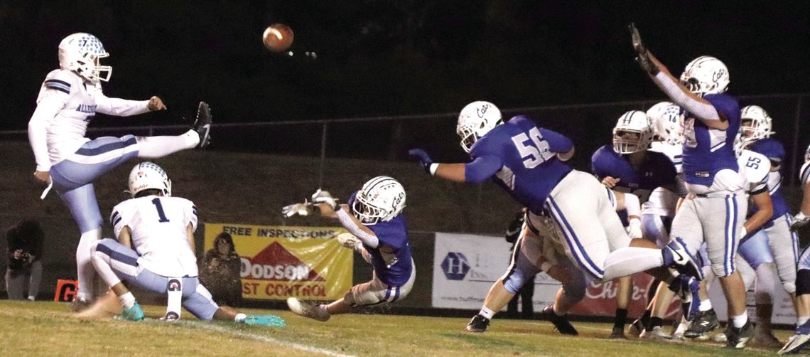 Cougars Outclaw ‘Cats, 39-0 Cougars Outclaw ‘Cats, 39-0