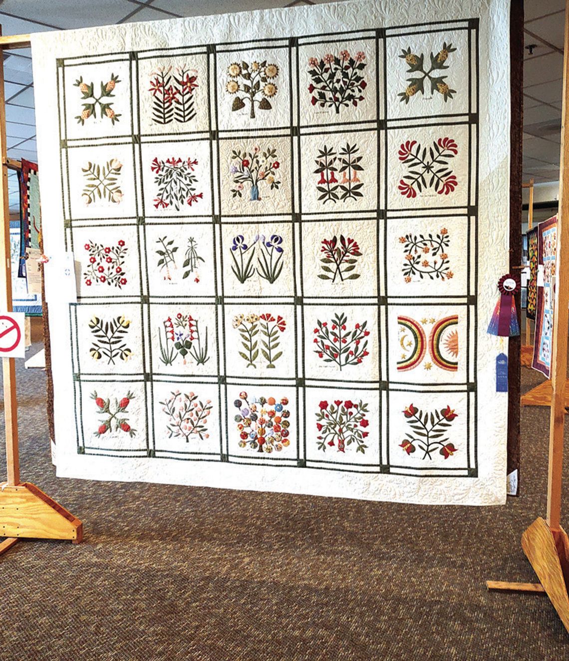 Hundreds View Fair Quilt Show