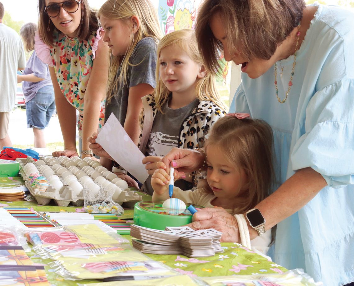 Hunting, Decorating In Effinger