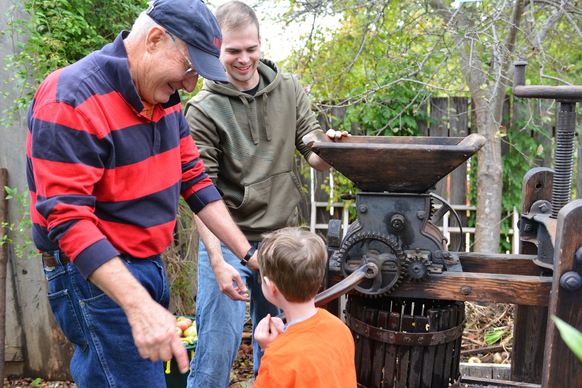 Jackson House Welcomes Back Apple Day