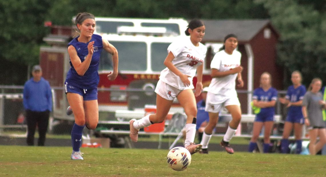 RC Girls Go 2-1 In Soccer RC Girls Go 2-1 In Soccer