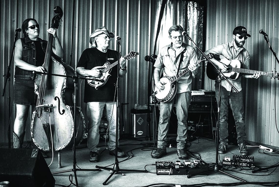 Ruckus Rocking Boxerwood Friday