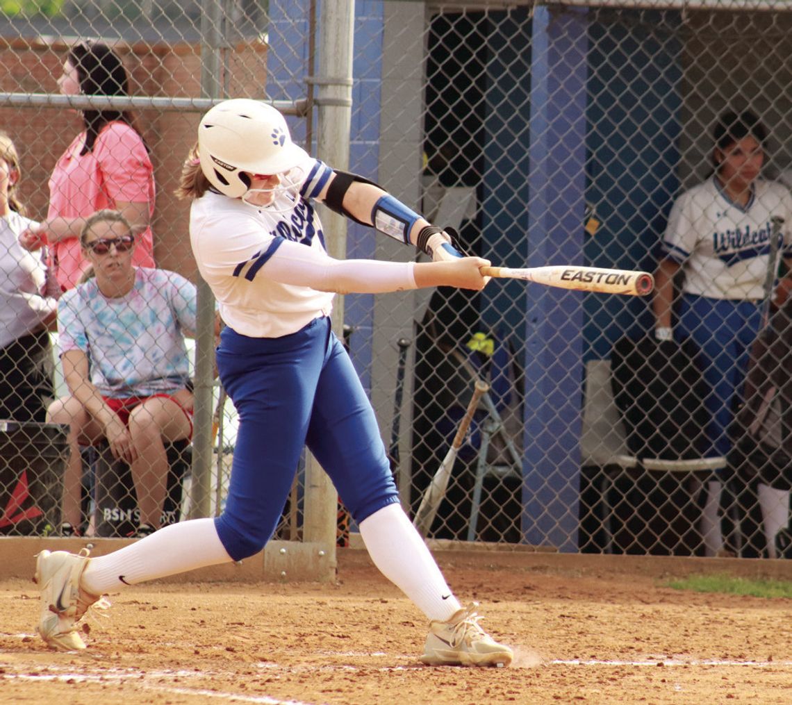 Wildcats Complete Softball Sweep