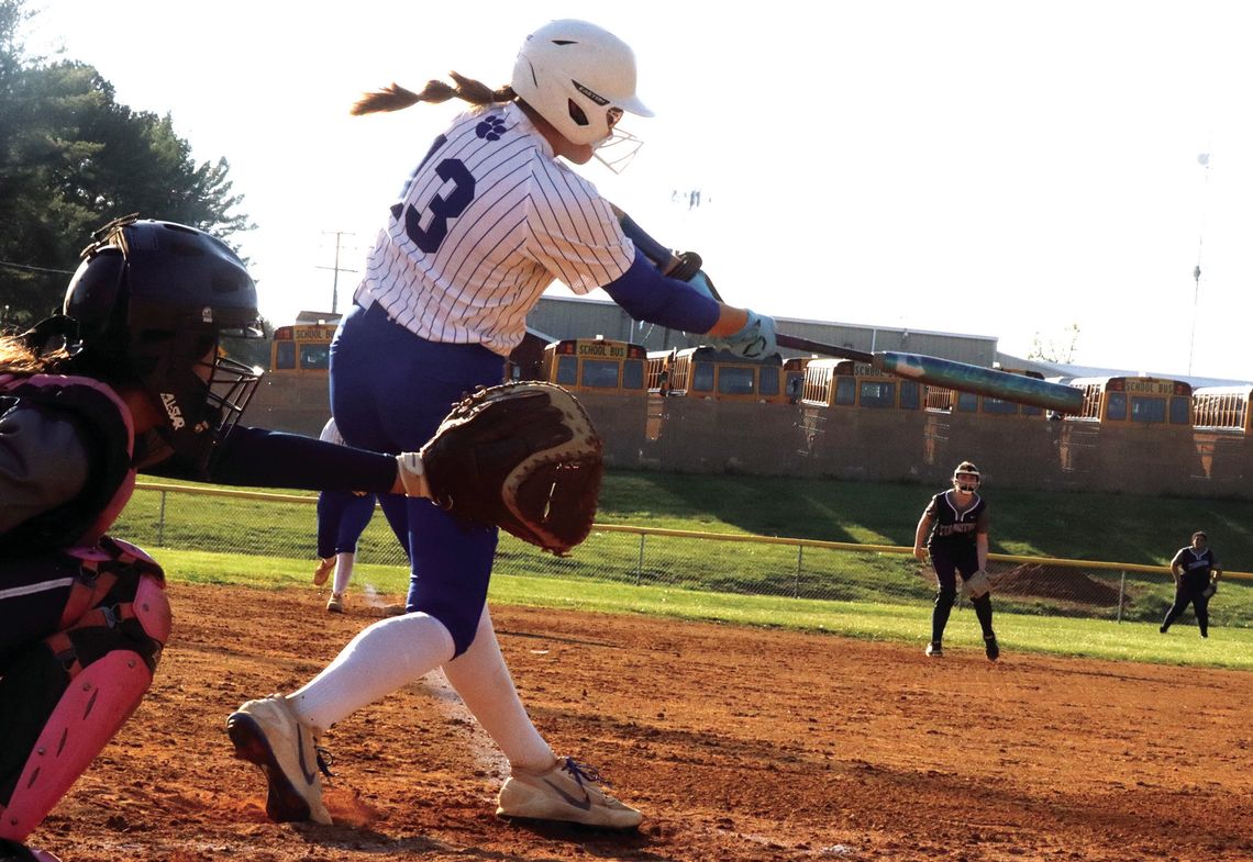 Wildcats Cruise In Softball